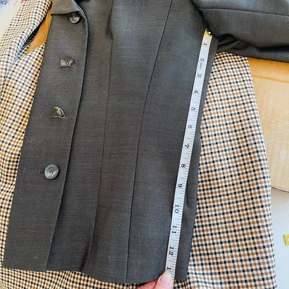 Kasper Gray Double-Breasted Blazer with Notched Lapels - Picture 15 of 16